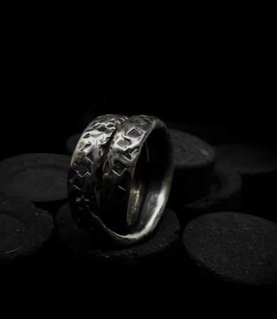 Bague Argent Massif  Matière: Argent massif 925/1000 Pierre: Non Poids: 19,4 grammes