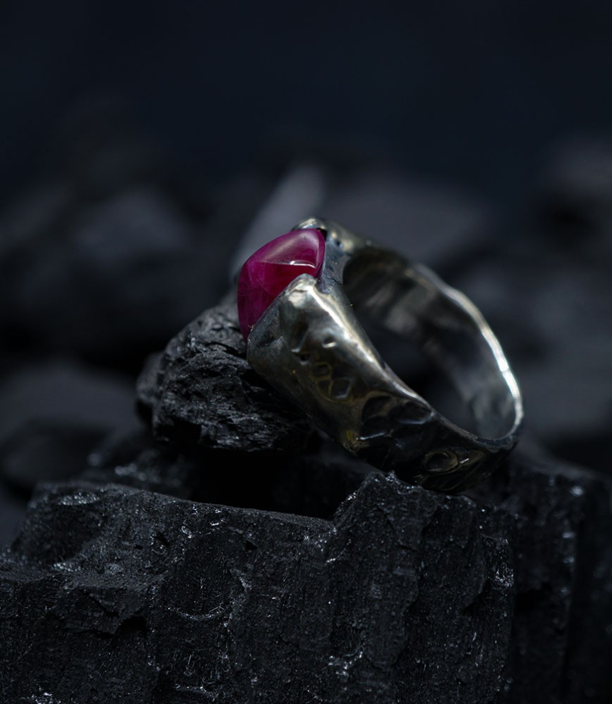 Créations façonnées à la main dans un atelier familial fondé en 1858, à Carpentras