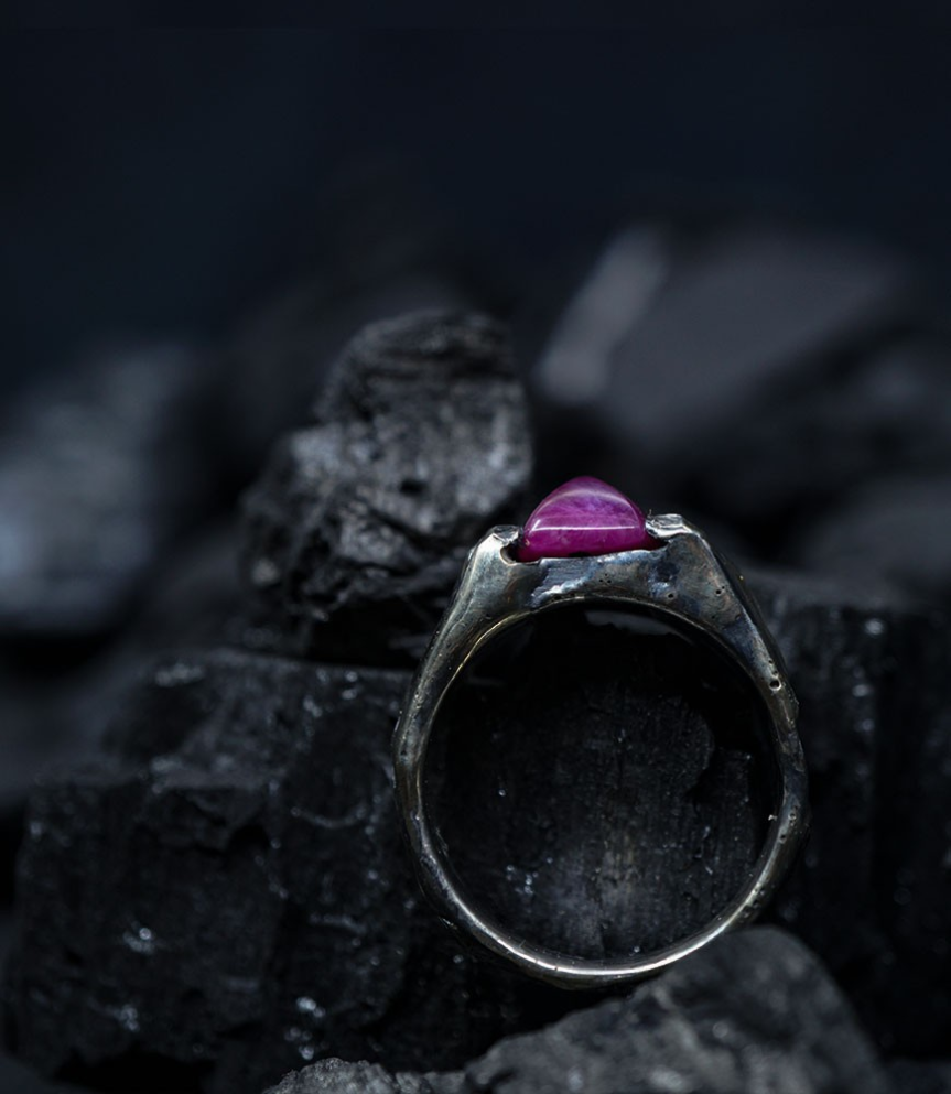 Créations façonnées à la main dans un atelier familial fondé en 1858, à Carpentras