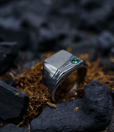 Création anthony barrouyer bague argent et émeurode