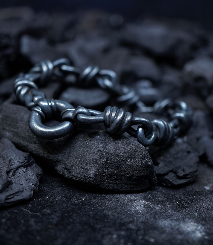 disponible chez mad lords a paris