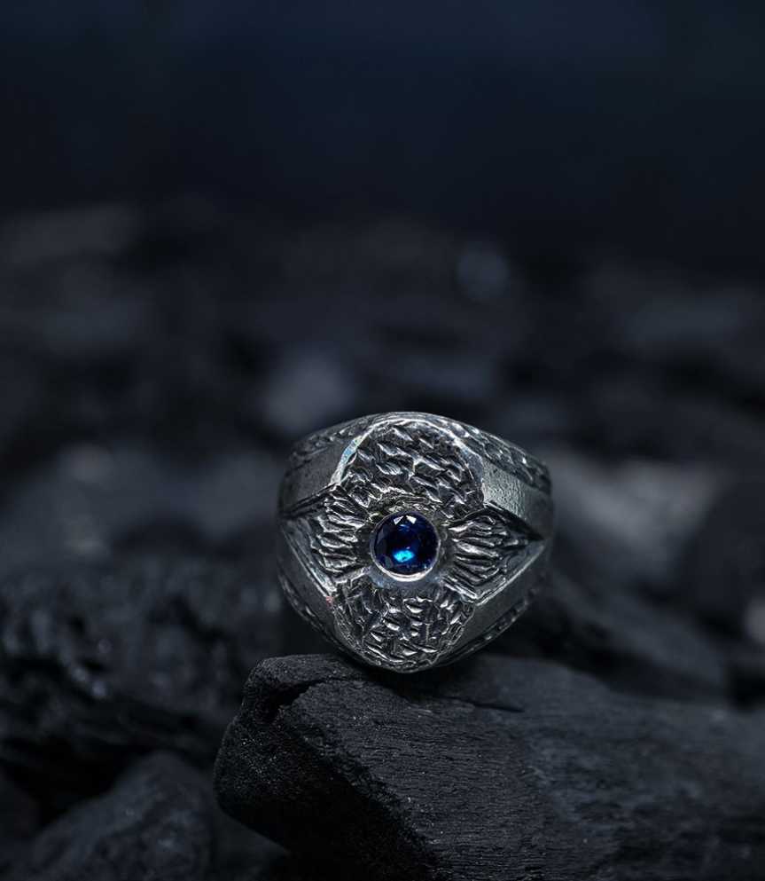 A voir et acheter sur paris chez mad lords ou a la bijouterie barrouyer