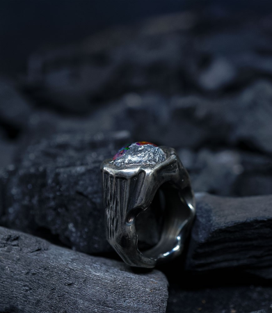Bague en argent massif disponible chez Mad Lords a paris et Carpentras a la bijouterie Barrouyer