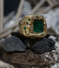 Bague Krazystones: création Anthony Barrouyer sertie d'émeraudes de diamants en or jaune et or blanc.