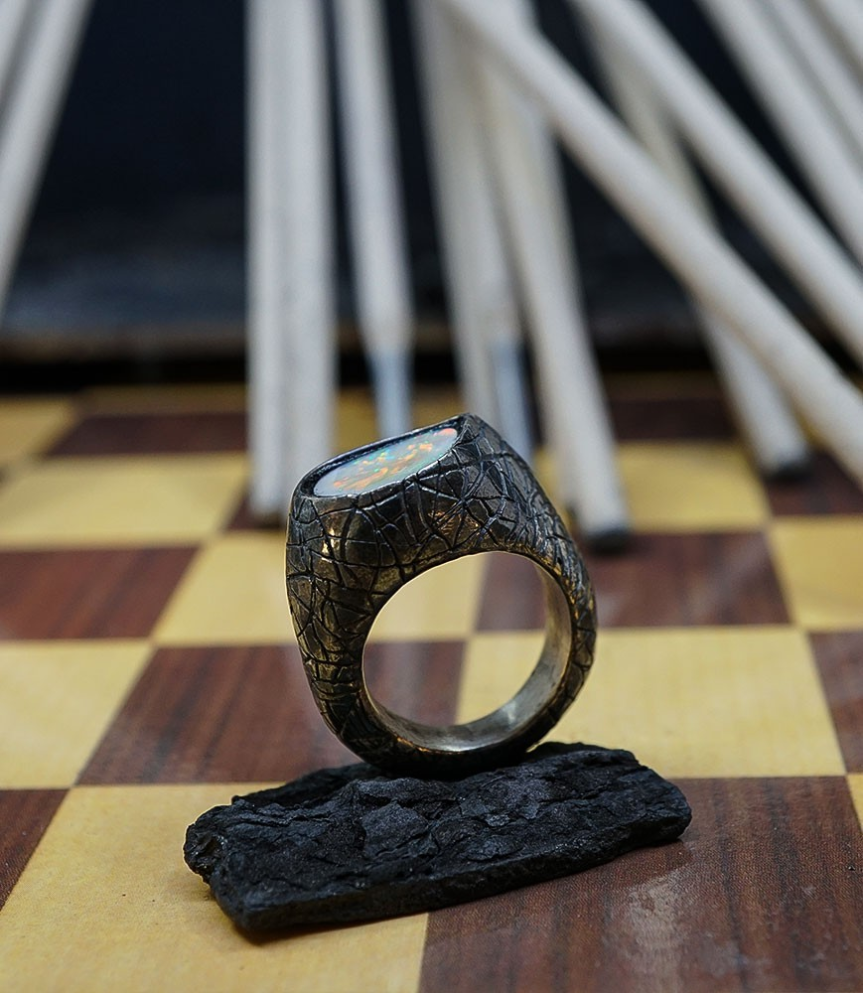 Bague argent et opale création Anthony Barrouyer