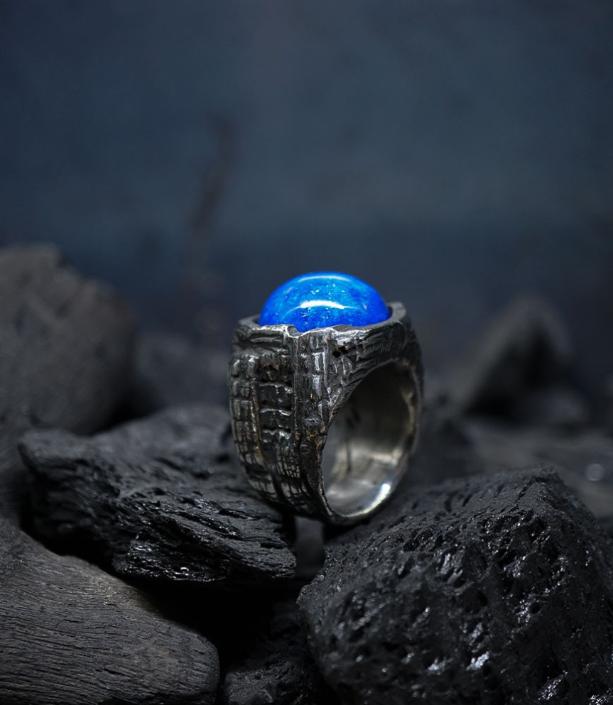 Bague de créateur en argent et lapis-lazuli
