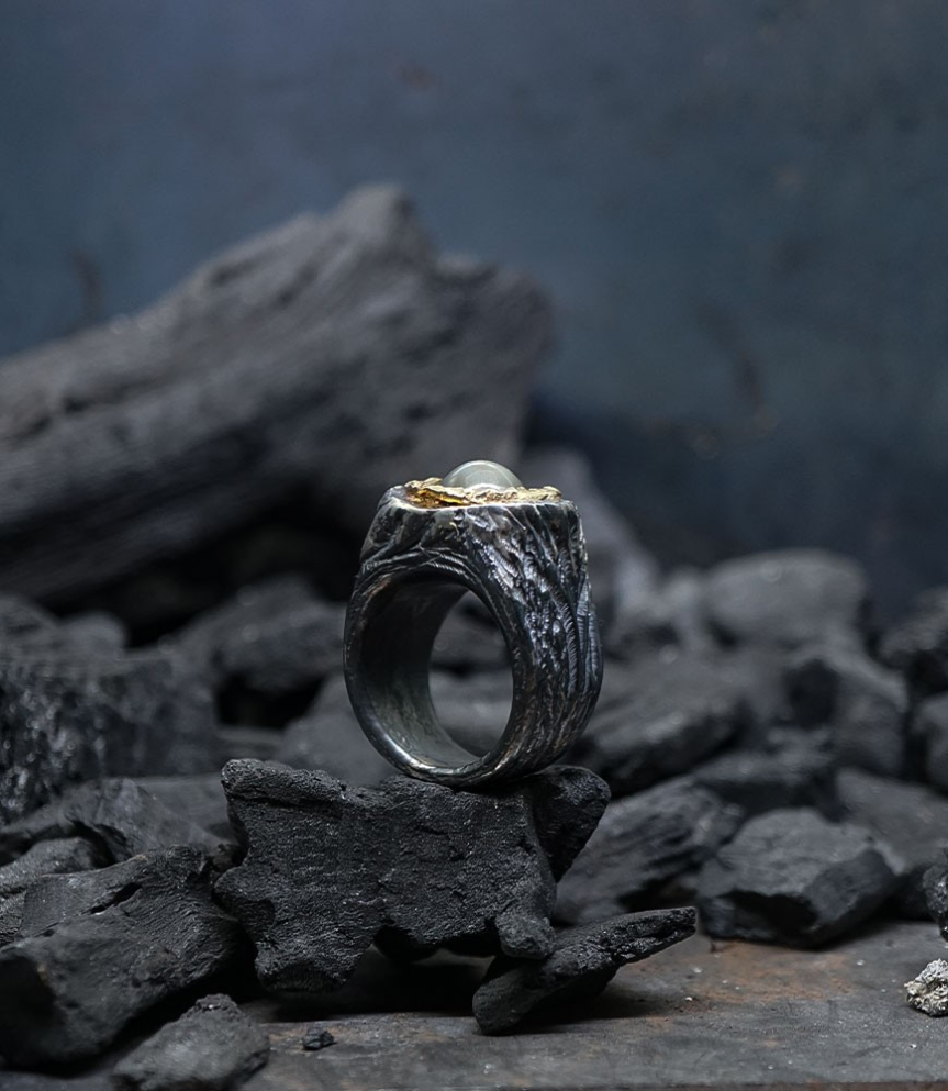 Bague pierre de lune Krazystones en argent et or.
