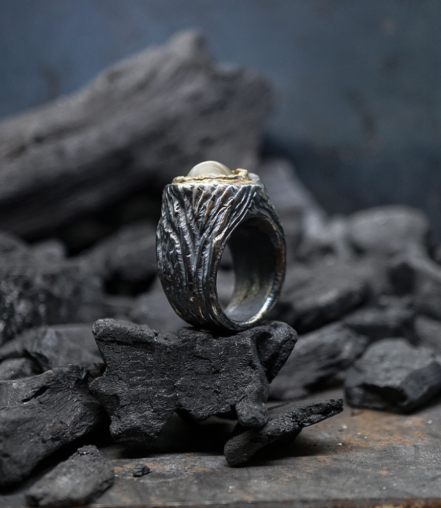 Bague pierre de lune Krazystones en argent et or.