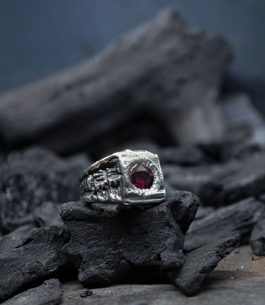 Bague rubis et argent massif pièce unique Krazystones.