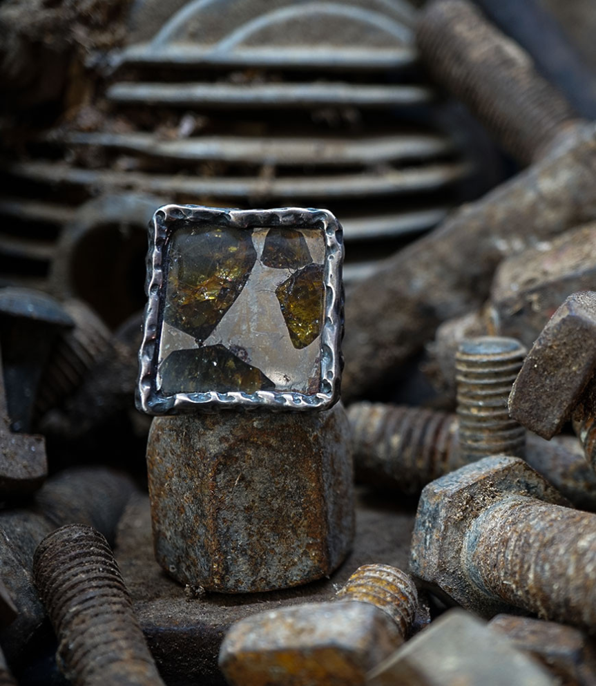 Bague météorite en argent massif création unique Krazistones.
