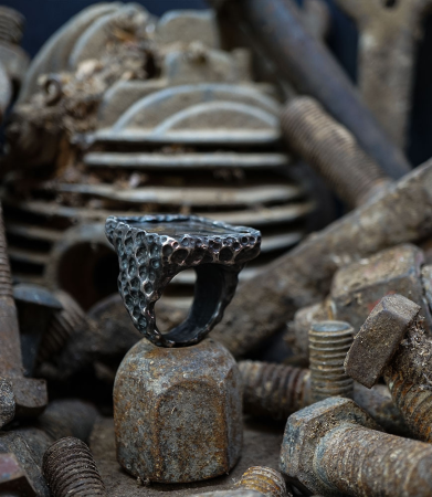 Bague météorite en argent massif création unique Krazistones.