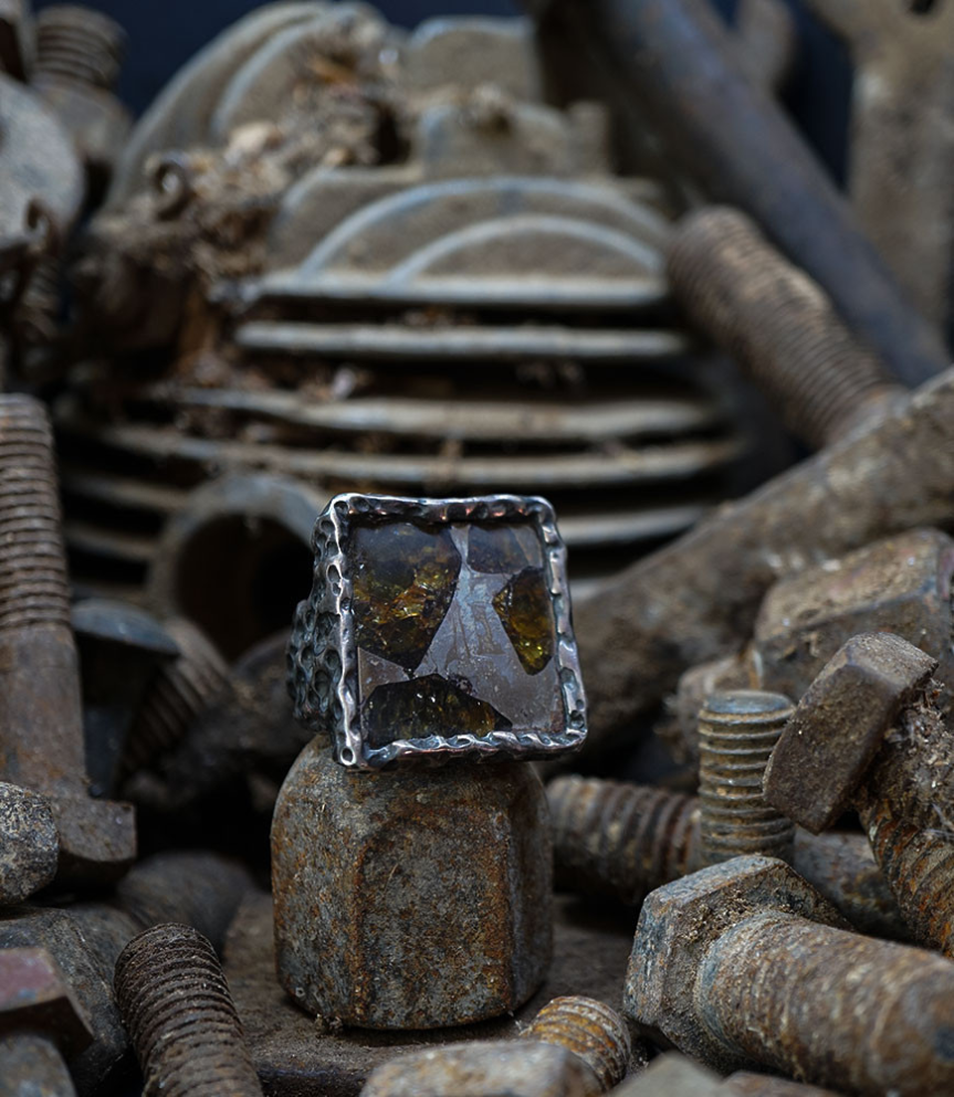 Bague météorite en argent massif création unique Krazistones.
