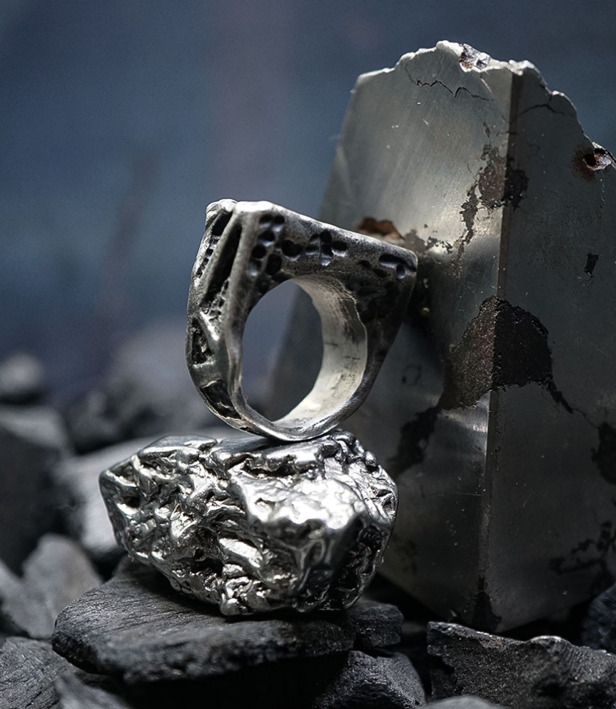 Bague météorite créé par Anthony Barrouyer