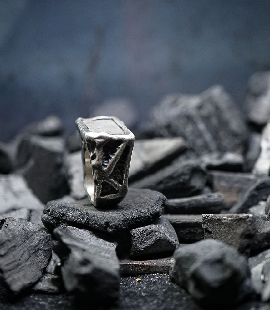 Bague météorite créé par Anthony Barrouyer