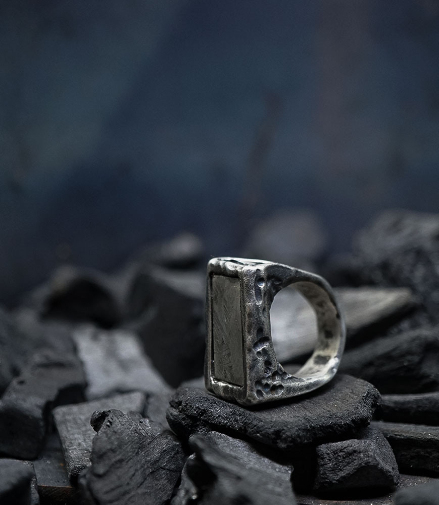 Bague météorite créé par Anthony Barrouyer