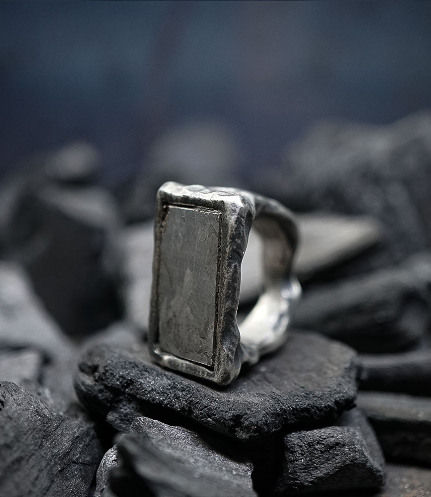 Bague argent et météorite créé par Anthony Barrouyer