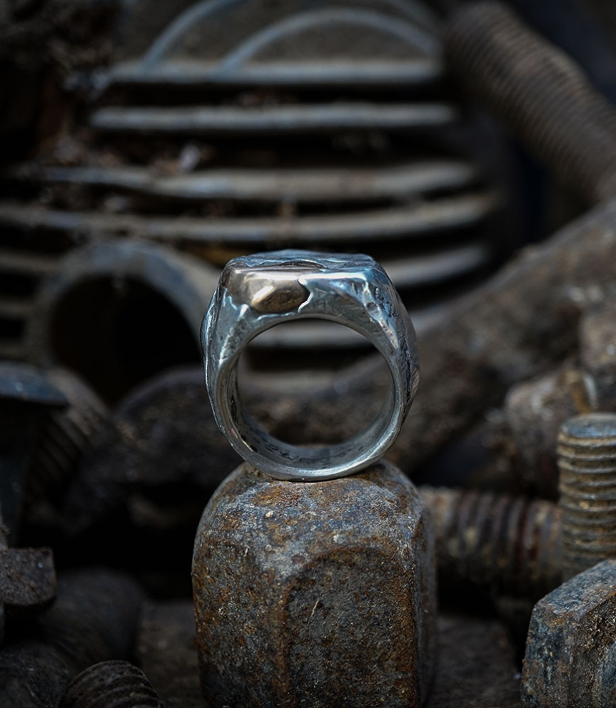 Bague argent et bronze créée par Anthony Barrouyer.