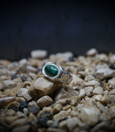 Bague en argent massif et Malachite