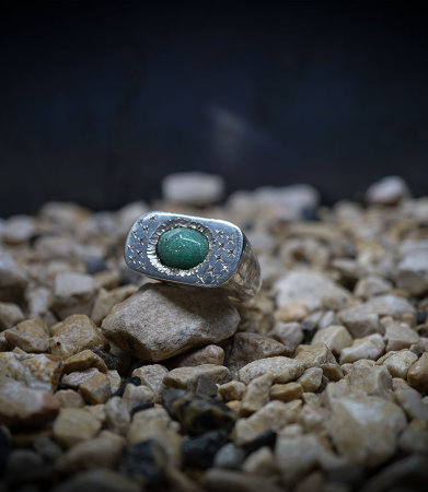 Bage en argent massif sertie d'une Avanturine et de Diamants.