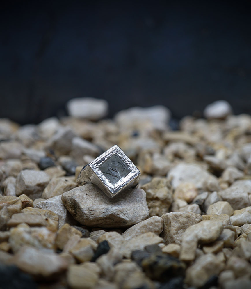 Bague Quarts Rutile noir et Argent Massif.