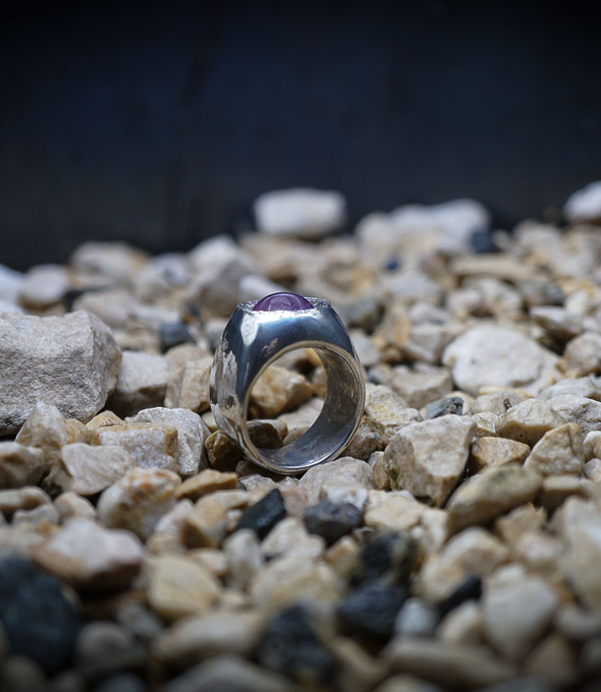 Bague Rubis et argent massif.