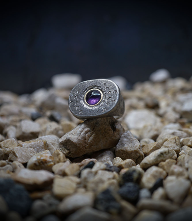 Bague ametyste et diamants et argent massif.