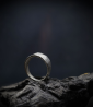 Bague en argent martelé signé Krazystones.
