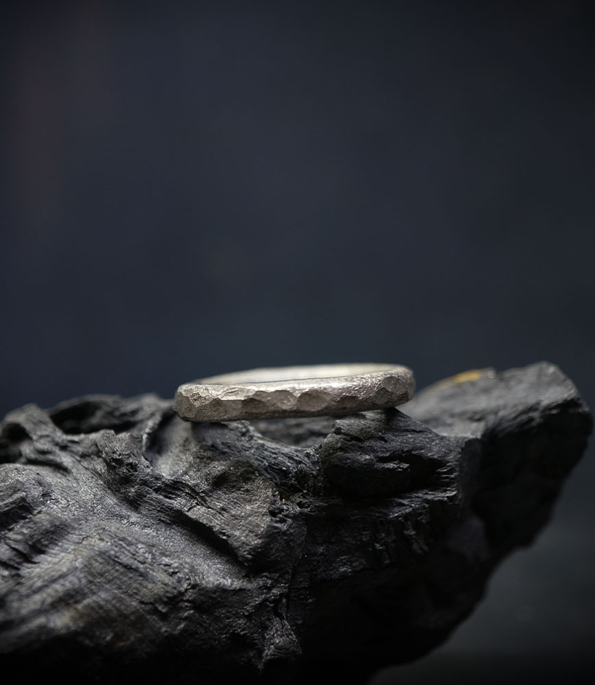 Bague martelé en argent collection Krazystones.