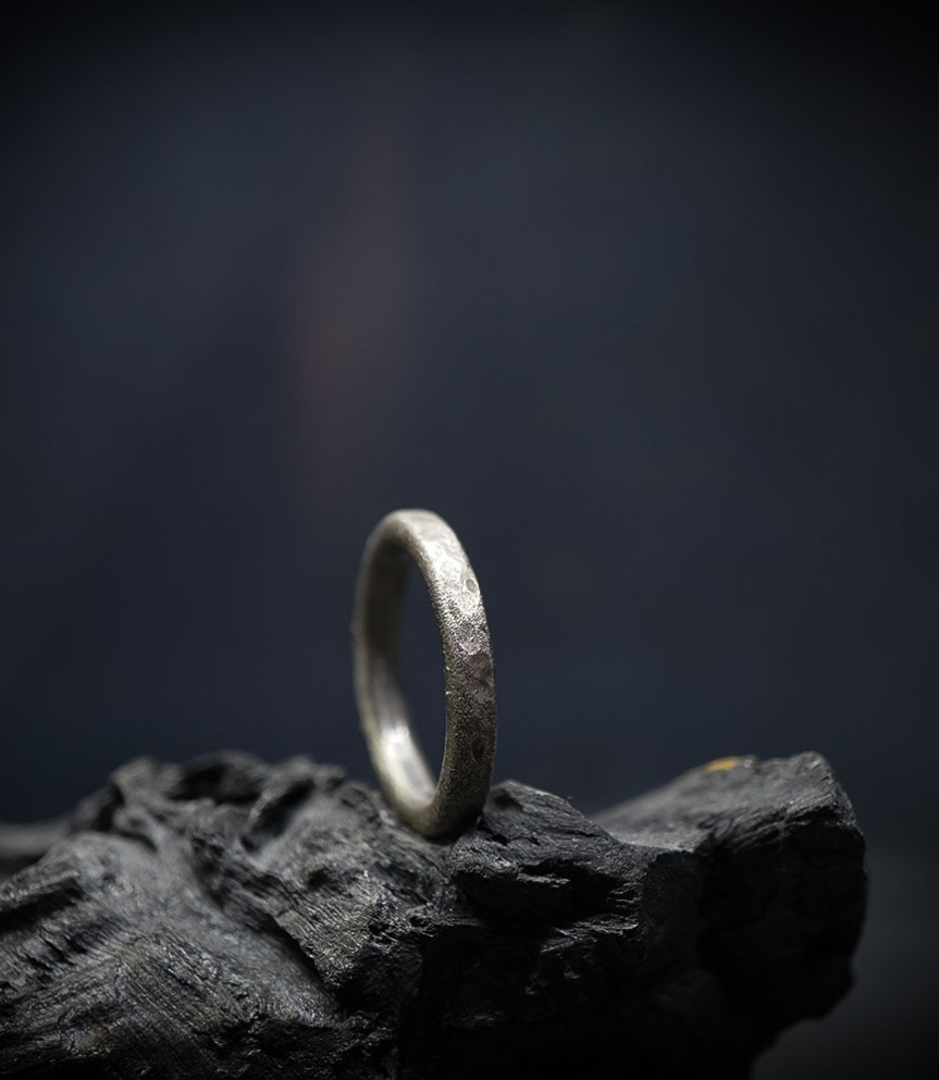 Bague martelé en argent collection Krazystones.