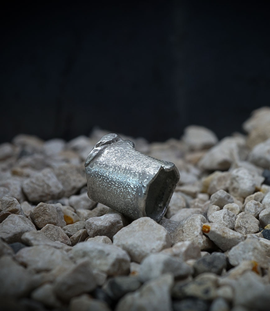 Anneau largue en argent massif.