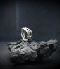 Bague en argent massif.