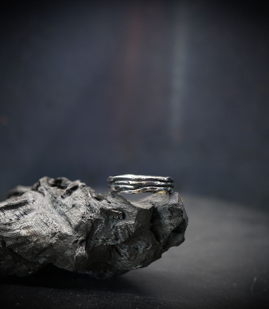 bague argent martelée.