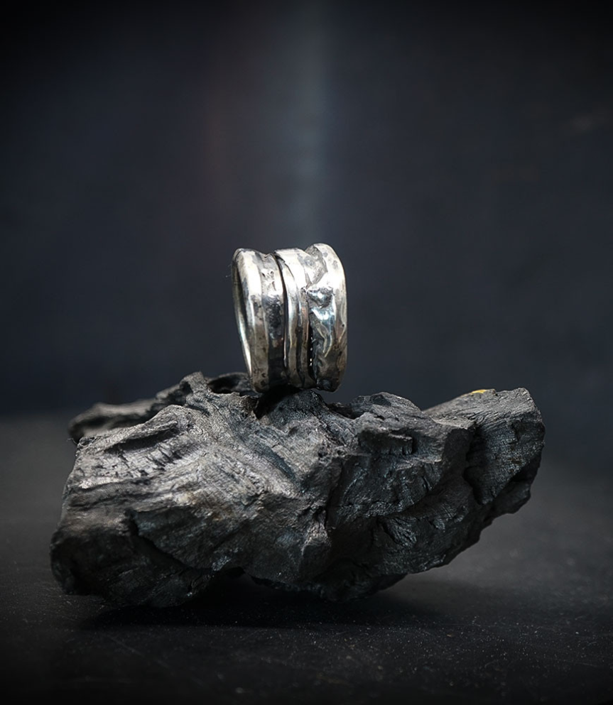bague argent martelée.