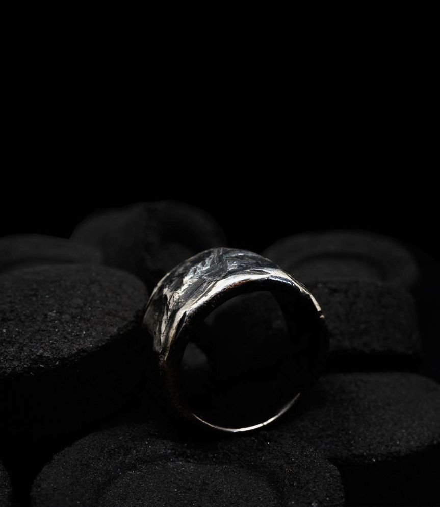 Vous pouvez retrouver mes créations chez Mad Lords Paris