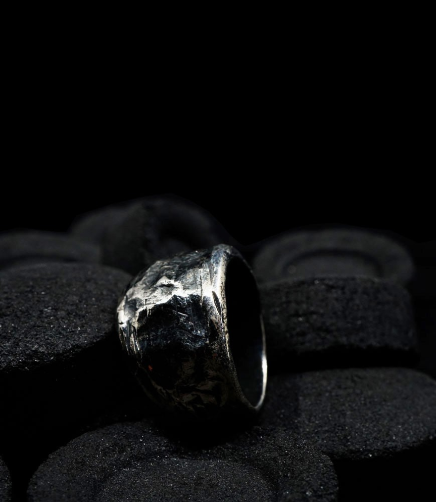 Vous pouvez retrouver mes créations chez Mad Lords Paris