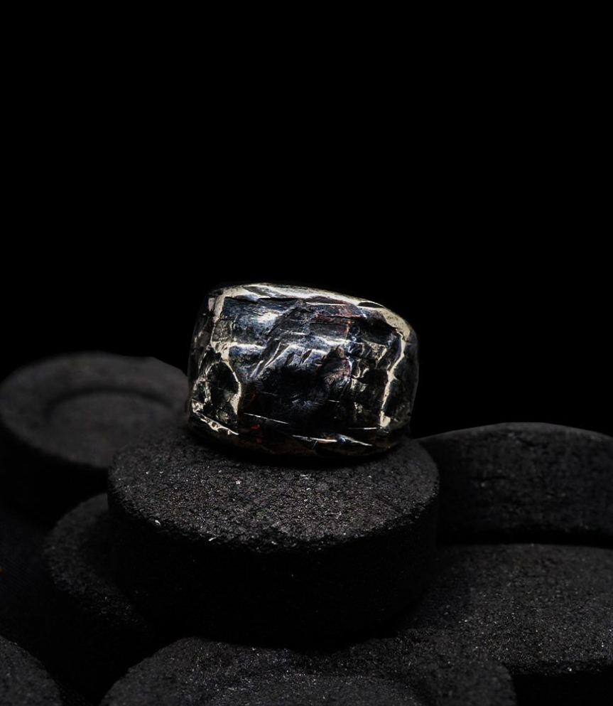 Vous pouvez retrouver mes créations chez Mad Lords Paris