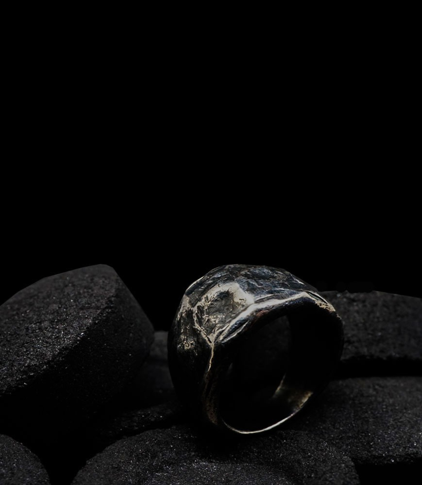 Vous pouvez retrouver mes créations chez Mad Lords Paris