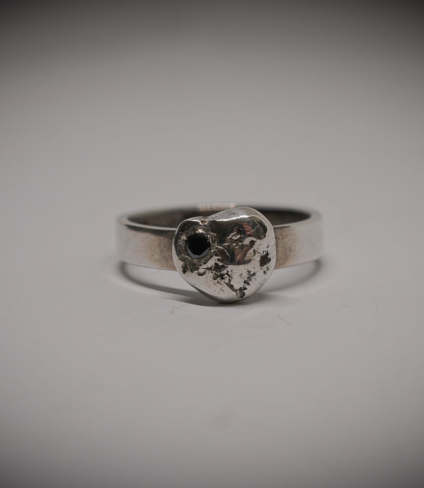 Bague unique en Argent Massif et Diamant.