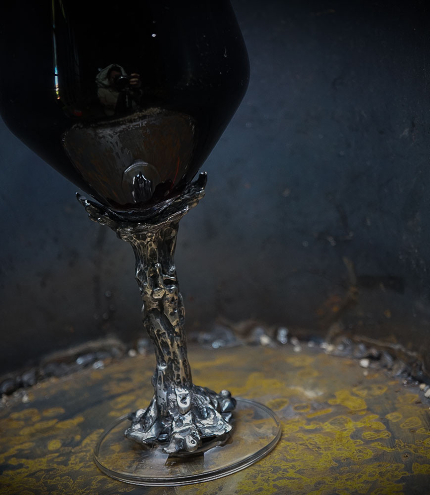 verre à vin exceptionnel en argent massif.
