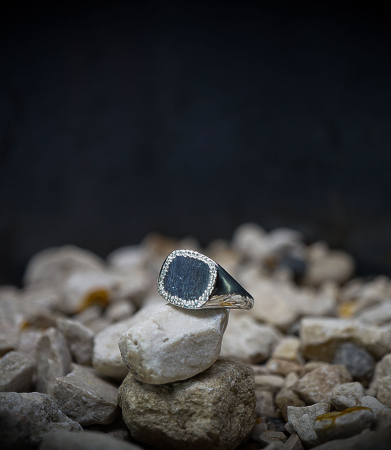 Chevaliére en argent massif piéce unique Lovely Storm.