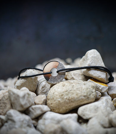 Bracelet cordon reglable en argent.