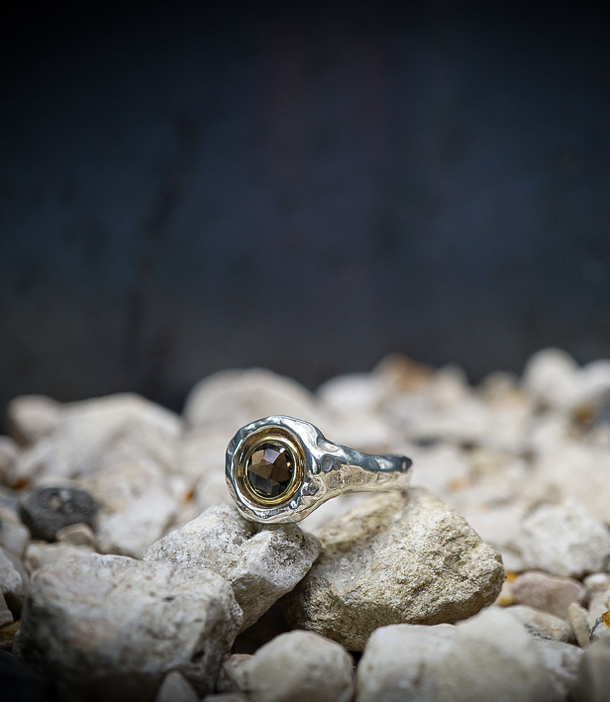 Bague Quartz Fumé en or et argent.
