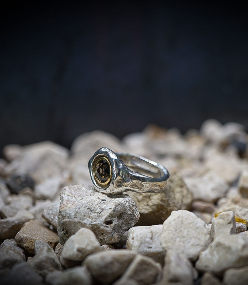 Bague Quartz Fumé en or et argent.