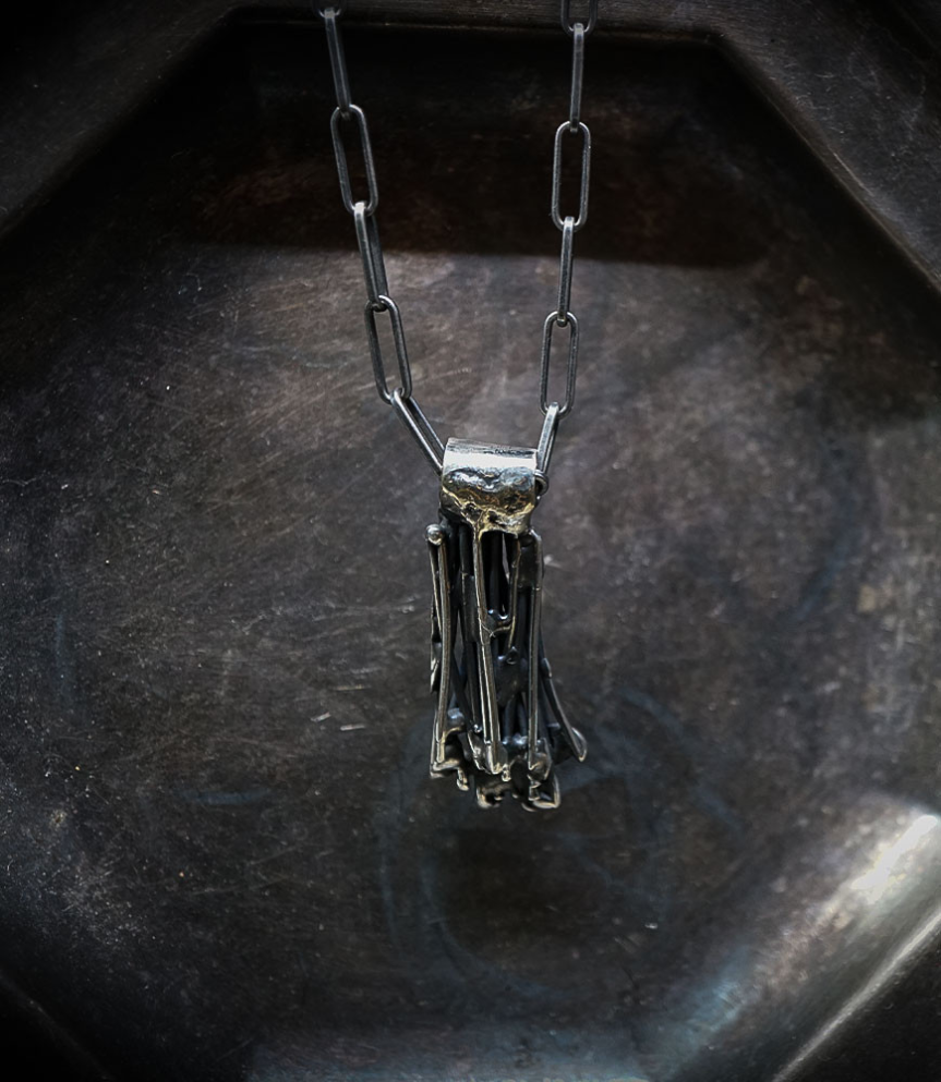 Pendentif en argent brut collection Krazy Stones.