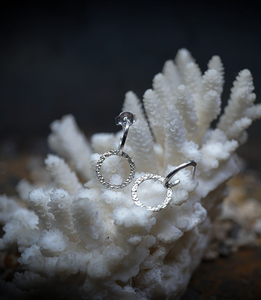 Boucle d'oreille en argent martelet Lovely Storm.