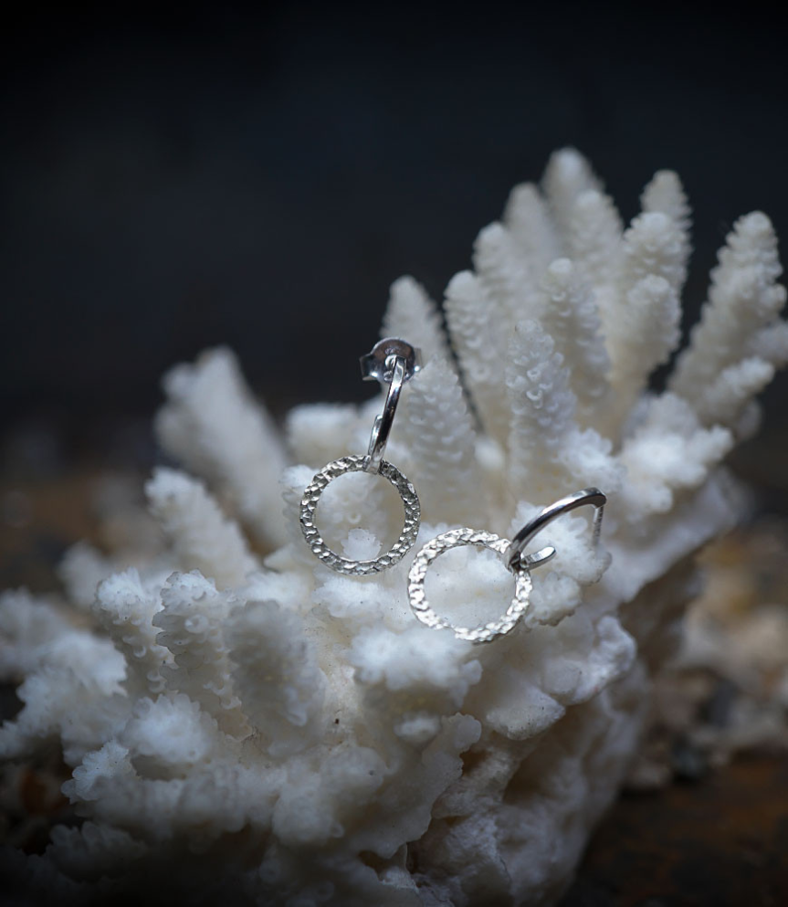 Boucle d'oreille en argent martelet Lovely Storm.