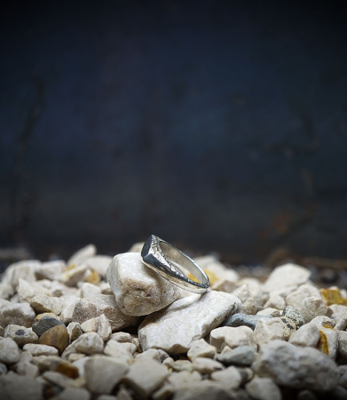 Bague en argent brut signé Lovely Storm.